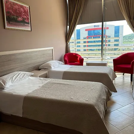 Terminal Tirana Szálloda Bregu i Lumit